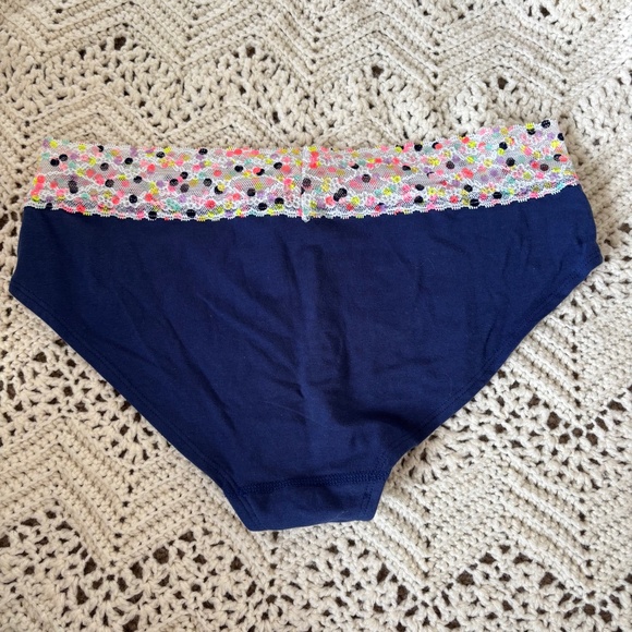 Victoria's Secret Panties Low-Rise HipHugger Polka Dots Panty Women's Size L NWT - Picture 2 of 3